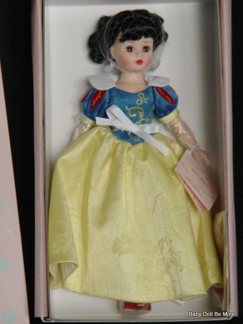 madame alexander snow white